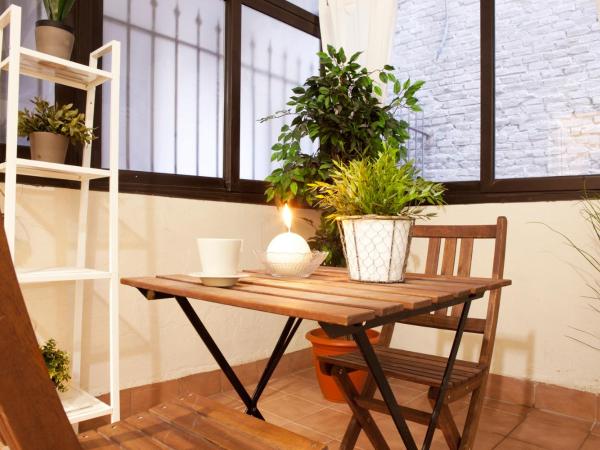 Spot Smart Nomad : photo 1 de la chambre appartement avec patio