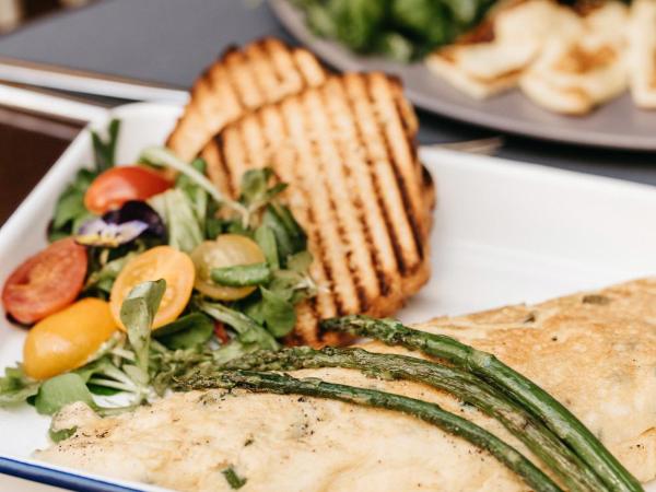 Abokamento Boutique Rooms : photo 3 de la chambre chambre double ou lits jumeaux deluxe - vue sur ville 