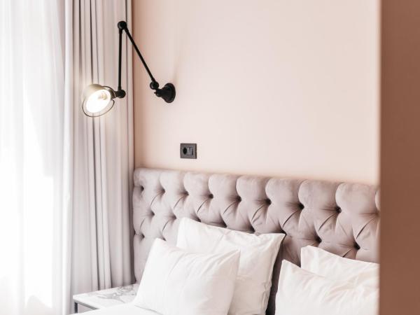 Abokamento Boutique Rooms : photo 10 de la chambre chambre double ou lits jumeaux supérieure avec vue sur ville