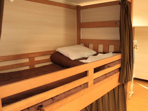 T and K Hostel Kobe Sannomiya East : photo 3 de la chambre lit dans dortoir pour femmes de 4 lits