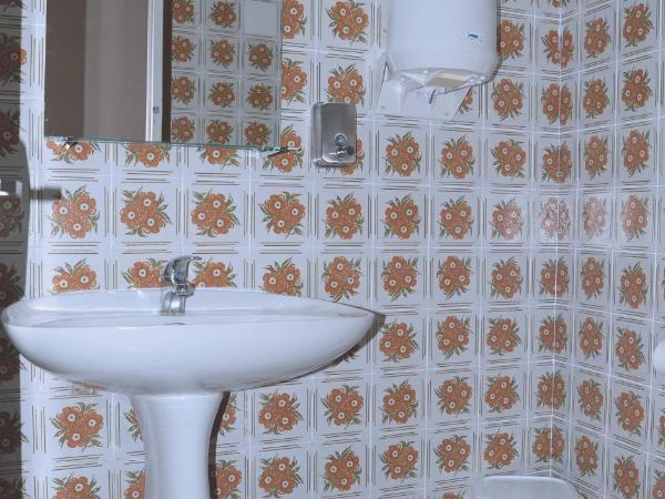 Pensión Borrás : photo 2 de la chambre chambre simple avec salle de bains commune