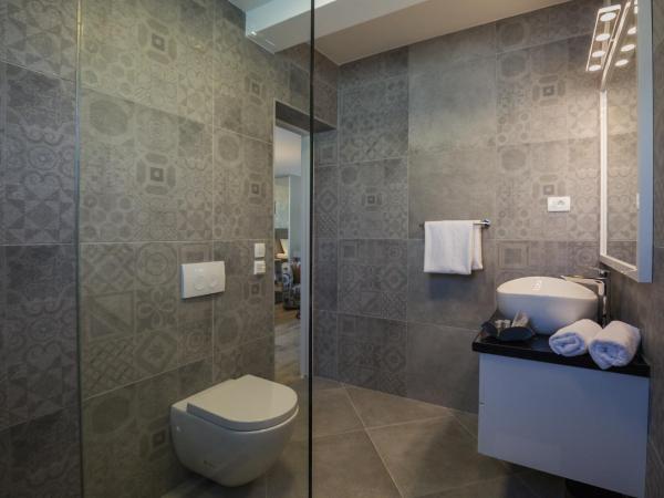 Mirabilis Residence : photo 3 de la chambre chambre lit king-size deluxe avec balcon