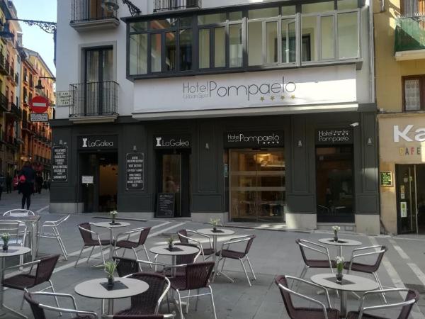 Hotel Pompaelo Plaza del Ayuntamiento & Spa : photo 1 de la chambre chambre double ou lits jumeaux deluxe avec balcon