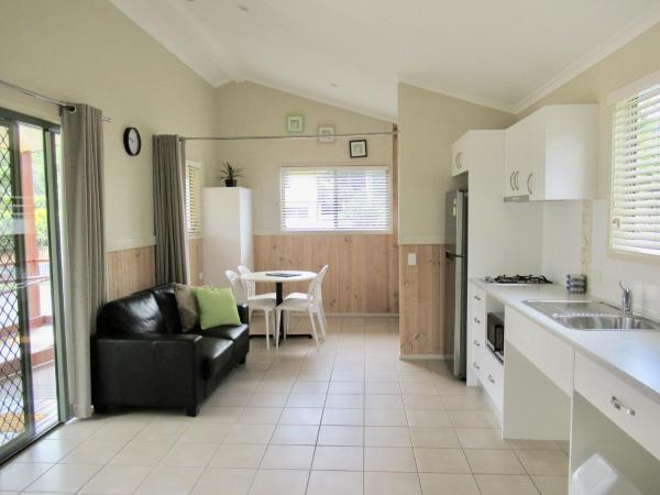 Cairns Crystal Cascades Holiday Park : photo 2 de la chambre studio cabin - kingfisher