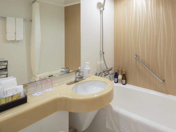 Hotel MYSTAYS PREMIER Dojima : photo 3 de la chambre chambre triple supérieure - non-fumeurs