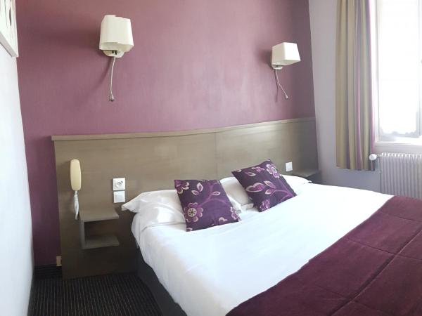 Brit Hotel Le Surcouf : photo 4 de la chambre petite chambre double