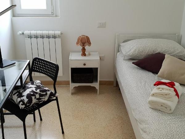 TORRE ANGELLARA B&B : photo 4 de la chambre chambre simple avec salle de bains extérieure privative