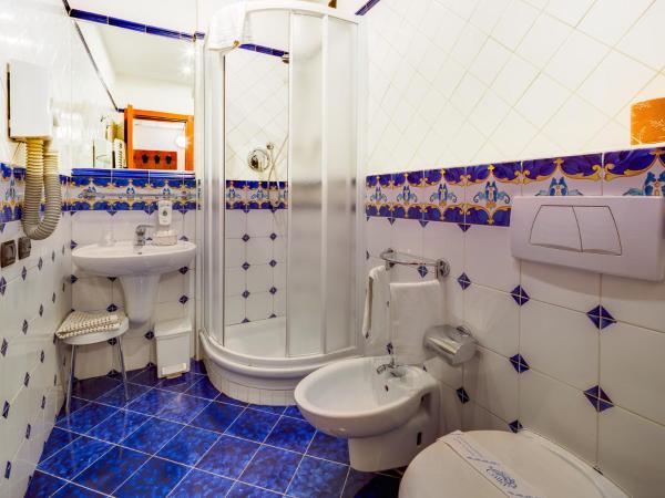 Best Western City Hotel : photo 10 de la chambre chambre lit queen-size familiale