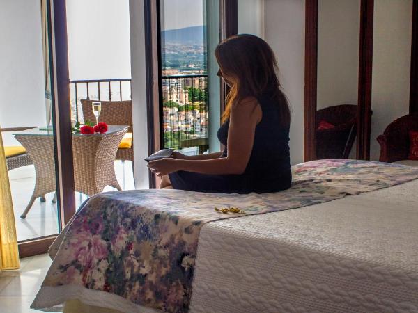 Hotel Mirador Arabeluj : photo 9 de la chambre chambre double ou lits jumeaux supérieure avec terrasse