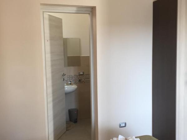 B&b Opuntia : photo 7 de la chambre chambre double ou lits jumeaux avec salle de bains privative