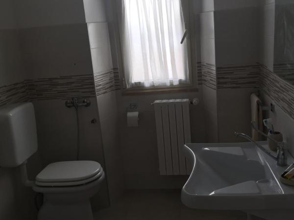 B&b Opuntia : photo 4 de la chambre chambre double ou lits jumeaux avec salle de bains privative