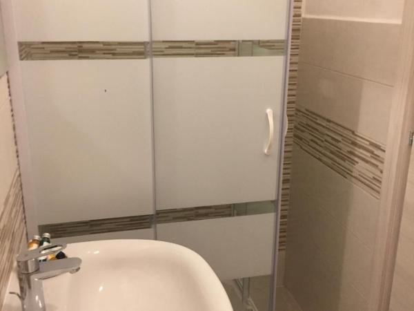 B&b Opuntia : photo 4 de la chambre chambre double ou lits jumeaux avec salle de bains privative