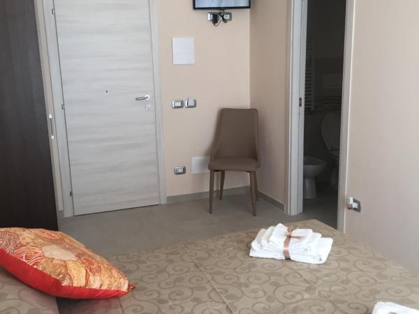 B&b Opuntia : photo 5 de la chambre chambre double ou lits jumeaux avec salle de bains privative