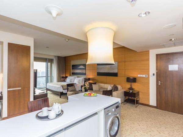 Westminster Dubai Mall : photo 7 de la chambre studio supérieur - vue partielle sur burj khalifa