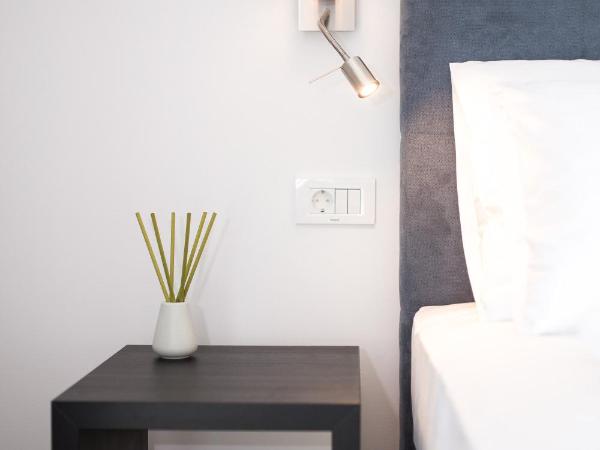 Pansion Leggero : photo 8 de la chambre chambre double de luxe avec balcon - vue sur ville