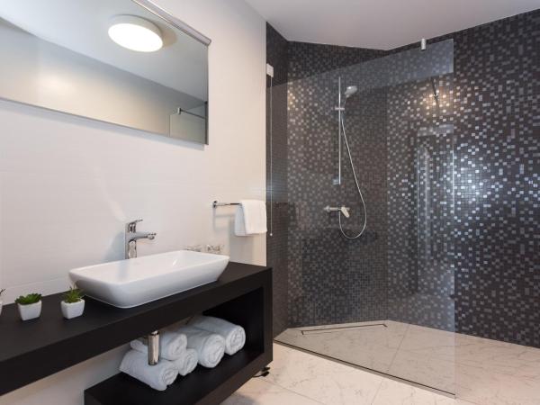 Pansion Leggero : photo 7 de la chambre chambre double de luxe avec balcon - vue sur ville