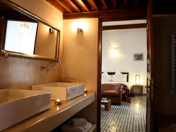 Riad Laaroussa : photo 4 de la chambre suite crème (2 adultes)