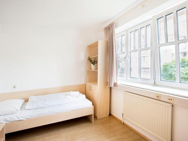 myNext - Riverside Hotel Salzburg : photo 6 de la chambre chambre simple avec salle de bains privative