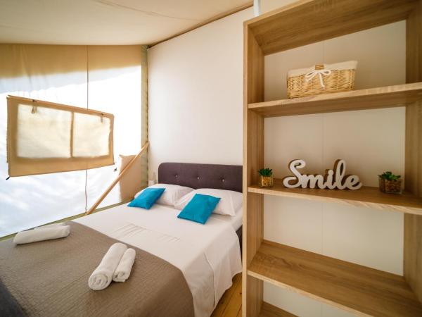 Krk glamping village : photo 4 de la chambre tente avec piscine