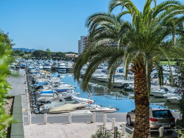 Cannes Marina Appart Hotel Mandelieu : photo 6 de la chambre studio - vue sur piscine (2 adultes)