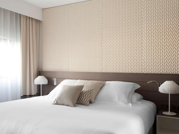 BW Premier Collection Le Saint Antoine Hotel et Spa : photo 1 de la chambre suite lit king-size avec canapé-lit
