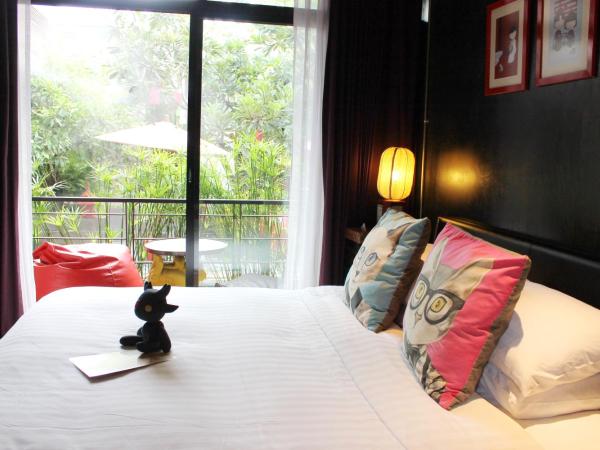 Villa Thapae : photo 2 de la chambre chambre double standard avec accès à la piscine