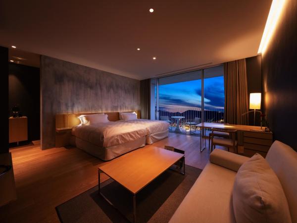 Garden Terrace Nagasaki Hotel & Resort : photo 1 de la chambre suite room with jet bath and harbor view - new building