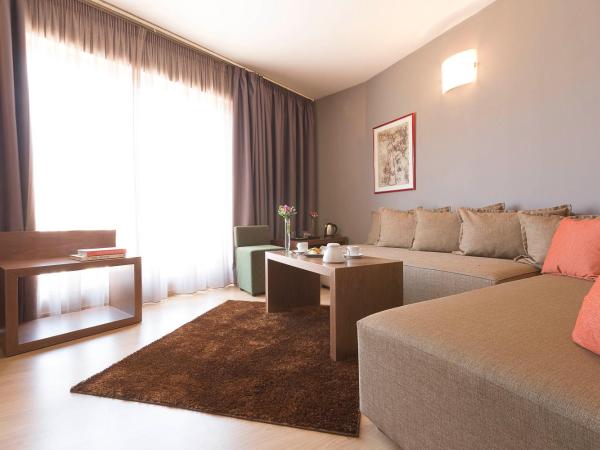 Plaza Hotel, Philian Hotels and Resorts : photo 7 de la chambre suite lit queen-size – vue sur mer