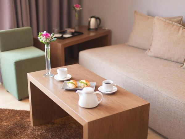 Plaza Hotel, Philian Hotels and Resorts : photo 9 de la chambre suite lit queen-size – vue sur mer