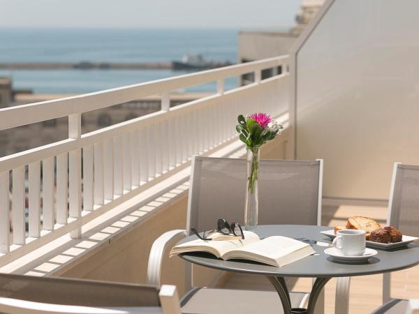 Plaza Hotel, Philian Hotels and Resorts : photo 7 de la chambre suite junior - vue sur mer