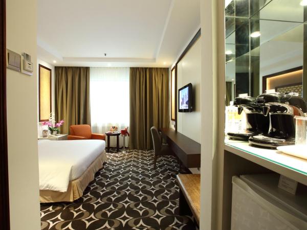 Corus Hotel Kuala Lumpur : photo 6 de la chambre chambre exécutive deluxe avec lit king-size