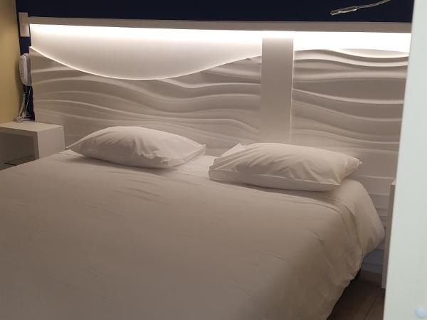 Hôtel Le Claridge : photo 2 de la chambre chambre double supérieure