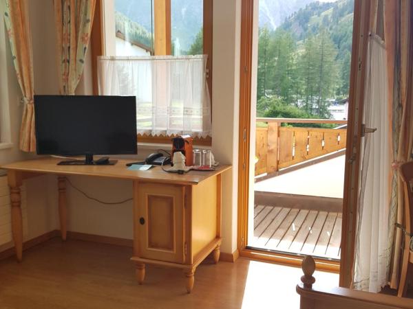 Apart-Garni Motnaida : photo 3 de la chambre grande chambre double avec balcon