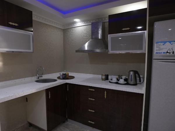 Florya House Hotel : photo 8 de la chambre suite lit king-size avec balcon