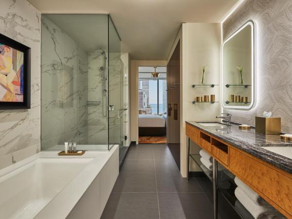 Viceroy Chicago : photo 4 de la chambre chambre lit king-size deluxe - vue sur lac