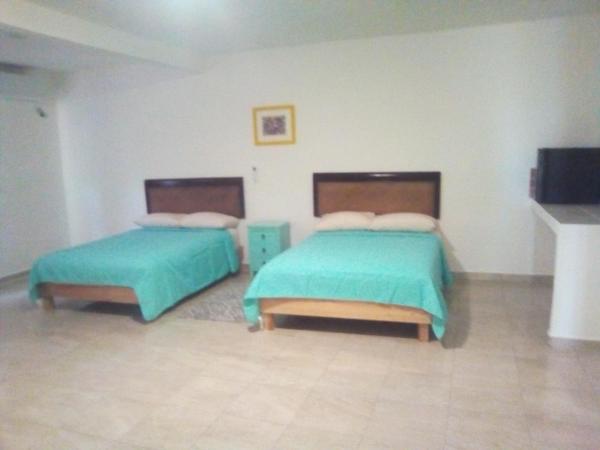 Airport Sleepy Inn : photo 2 de la chambre chambre 2 lits king-size