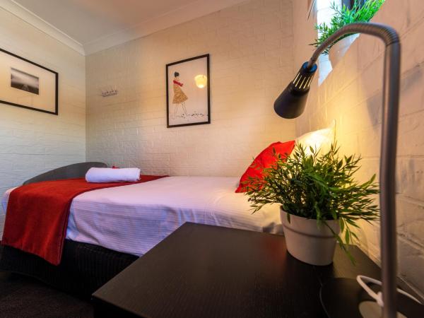 Ascot Budget Inn & Residences : photo 2 de la chambre chambre simple Économique avec salle de bains commune