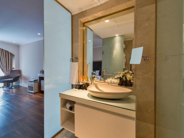 Darkmen Hotel : photo 3 de la chambre chambre double ou lits jumeaux avec lit d'appoint