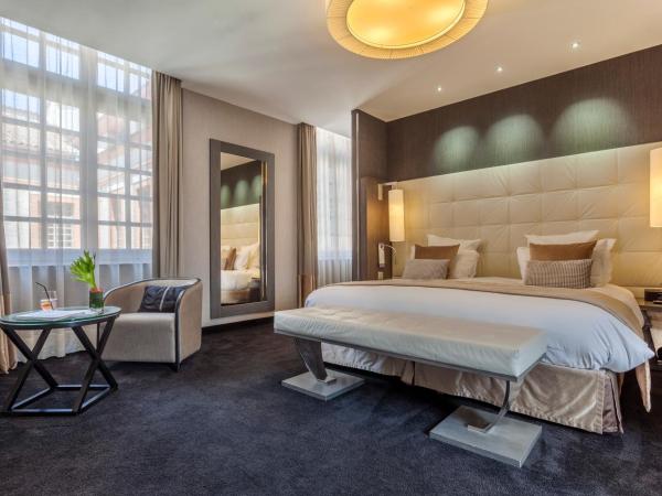 La Cour des Consuls Hotel and Spa Toulouse - MGallery : photo 8 de la chambre suite lit king-size junior avec coin salon