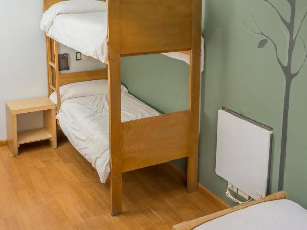 Circus Hostel : photo 1 de la chambre lit simple dans dortoir de 4 lits