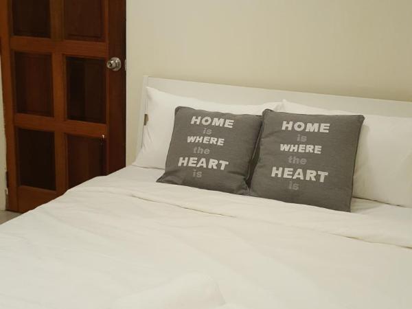 24 Kimberley : photo 4 de la chambre chambre double avec salle de bains commune