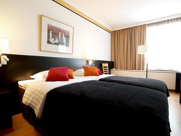 Hotel Korpilampi : photo 2 de la chambre chambre lits jumeaux confort avec vue sur le lac