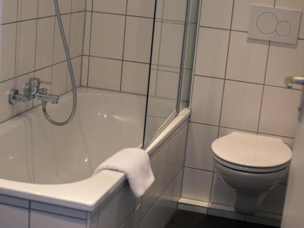 Hotel Wetterstein : photo 7 de la chambre chambre double confort - vue sur cour