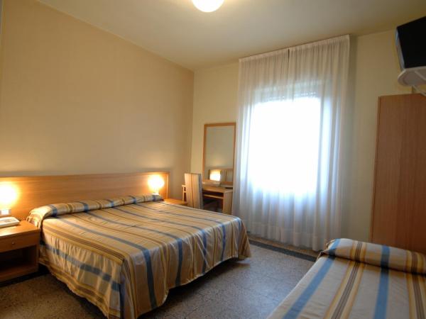 Hotel Moderno : photo 4 de la chambre chambre triple