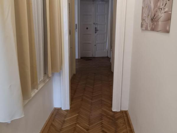 CH-Hostel : photo 3 de la chambre lit dans dortoir mixte de 4 lits