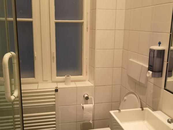 CH-Hostel : photo 2 de la chambre lit dans dortoir pour femmes de 6 lits