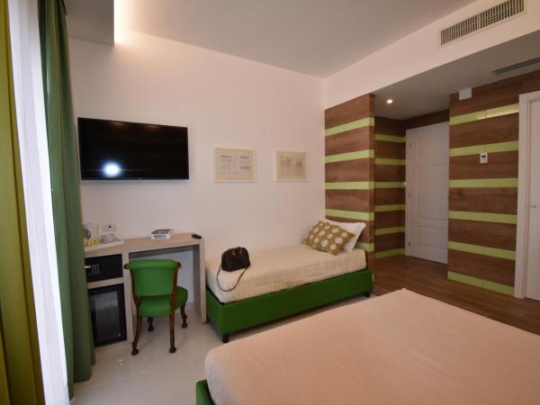 Melody Sorrento Suites : photo 8 de la chambre suite junior avec balcon