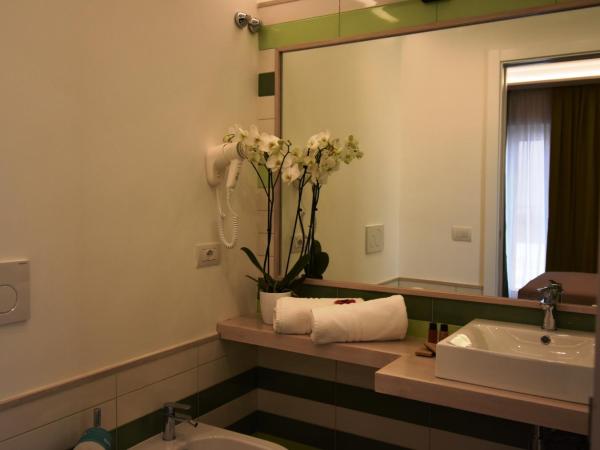 Melody Sorrento Suites : photo 6 de la chambre suite junior avec balcon
