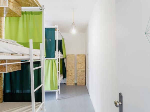 Avenue Hostel : photo 8 de la chambre lit dans dortoir mixte de 8 lits avec salle de bains privative