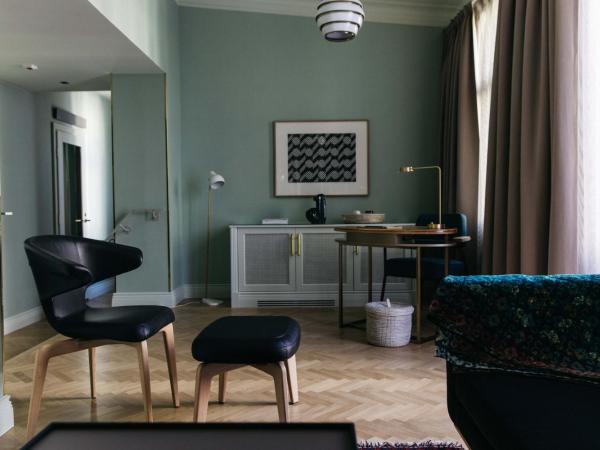 Hotel St. George Helsinki : photo 5 de la chambre suite finlandia avec balcon